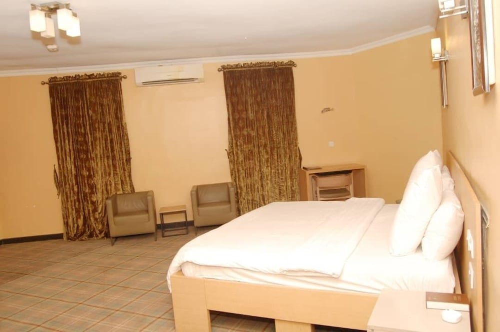 Standard room Kriscourt Hotel