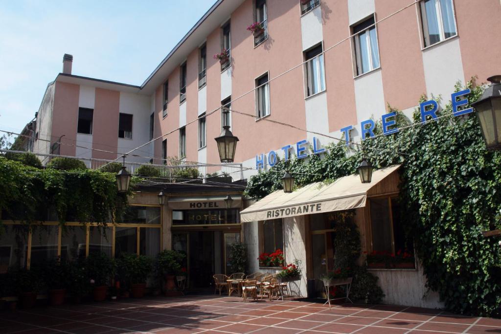 Hotels near Piazza Cavour Como. Prices & Easy Booking‎!