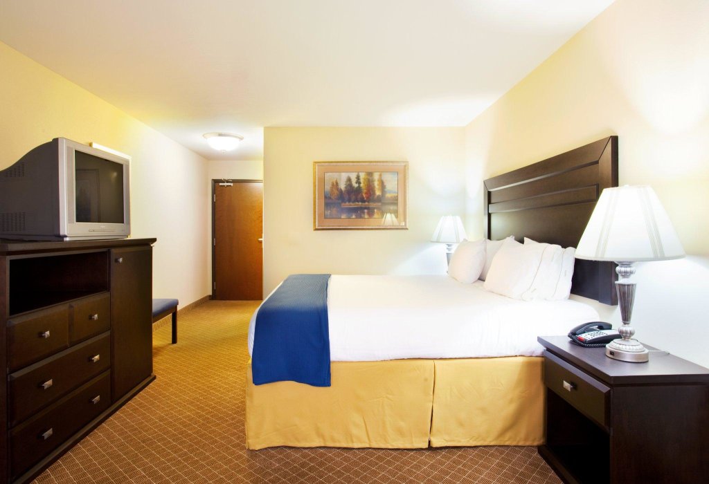 Номер Standard Holiday Inn Express Hotel & Suites Chicago South Lansing, an IHG Hotel