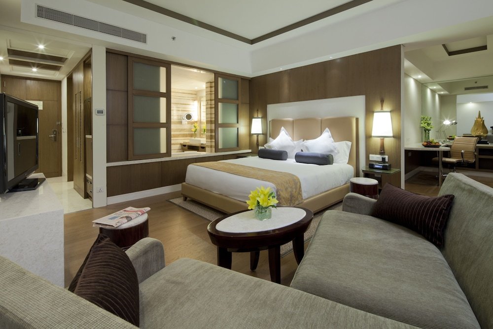 Suite 1 camera da letto Crowne Plaza New Delhi Okhla, an IHG Hotel