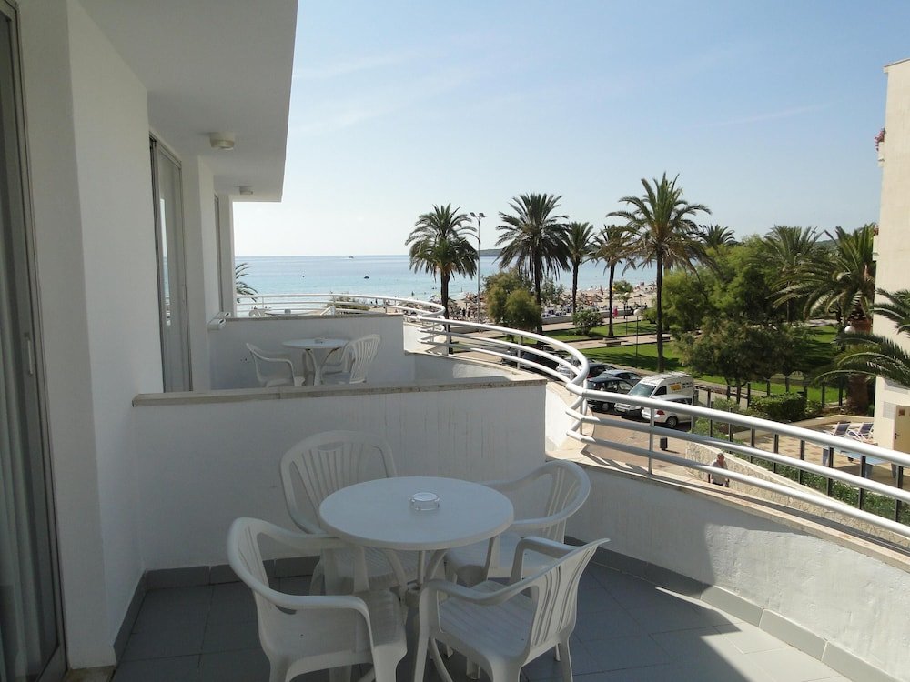 Апартаменты c 1 комнатой с балконом и с частичным видом на море Apartamentos Morito Beach