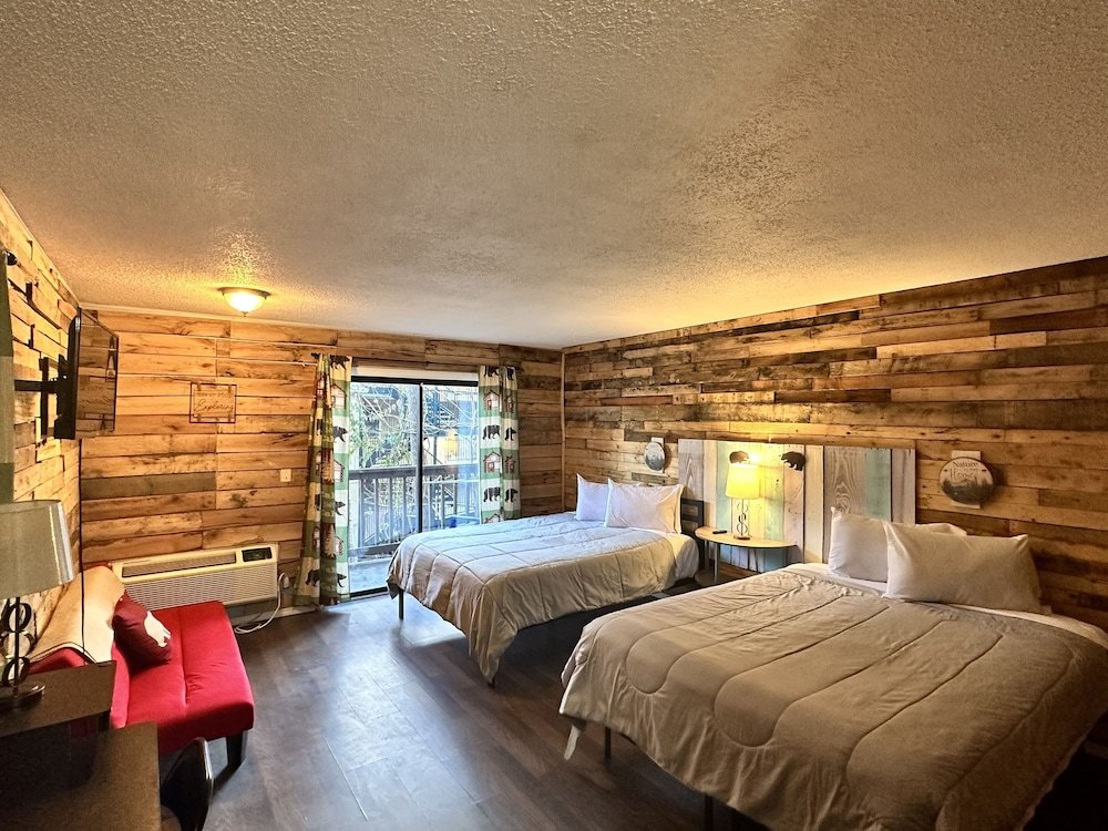 Habitación cuádruple Estándar con balcón Ski Mountain Lodge