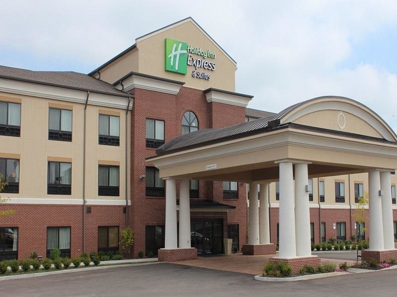 Suite 1 Schlafzimmer Holiday Inn Express and Suites Wheeling, an IHG Hotel