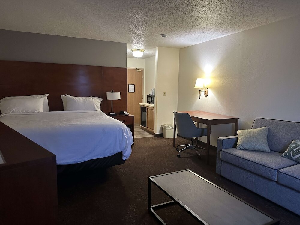 Standard Double room with balcony SureStay Plus by Best Western Fremont I-69