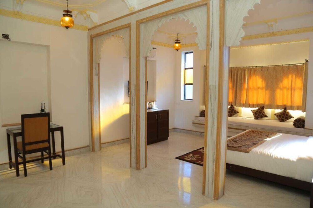 Suite De lujo Rasik Priya Resort