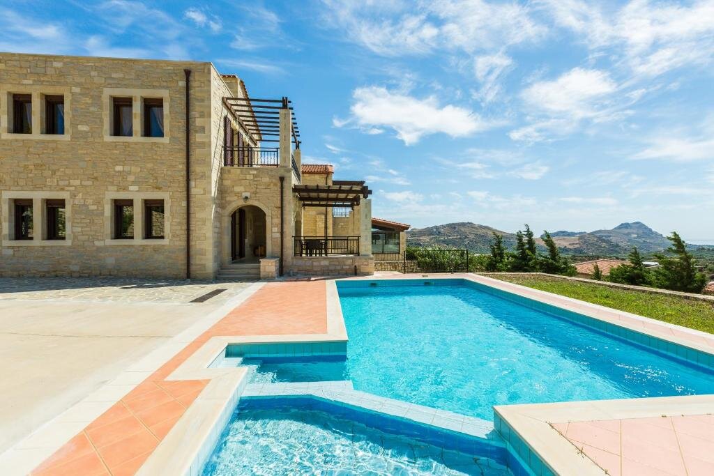 Вилла Deluxe Thalia Villa, majestic landscape of South Crete, By ThinkVilla