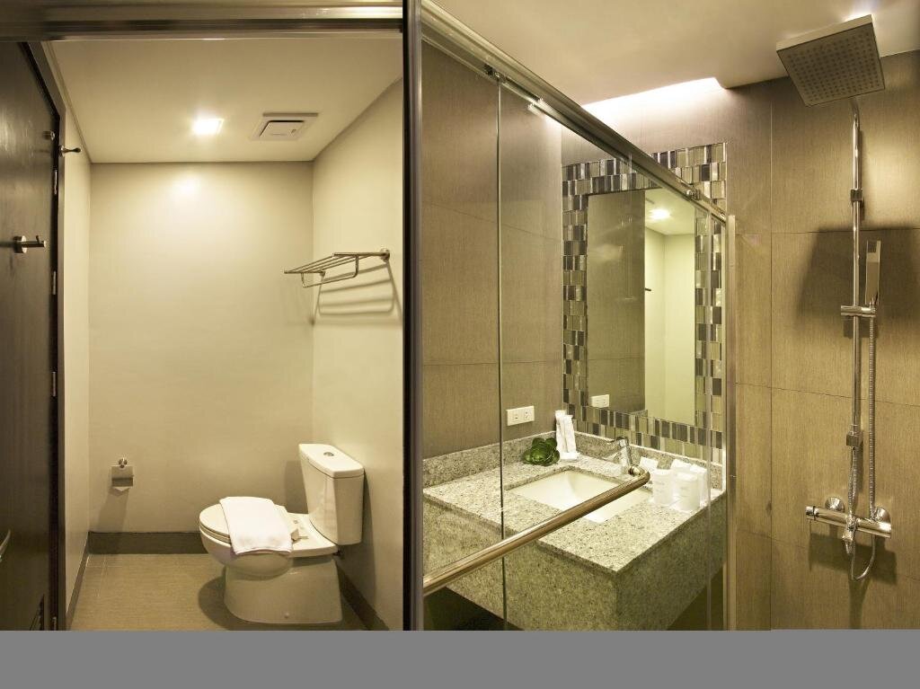 Standard room Bayfront Hotel Cebu North Reclamation