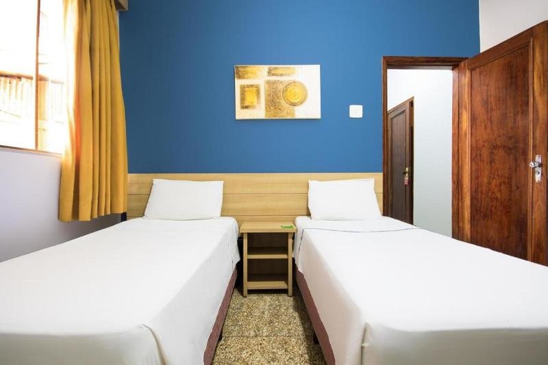 Трёхместный номер Standard Hotel Euro Suite Poços de Caldas By Nacional Inn