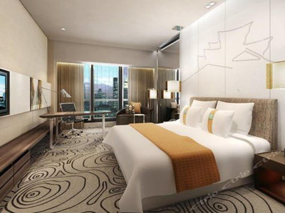 Premium Double room Holiday Inn Shanghai Hongqiao, an IHG Hotel