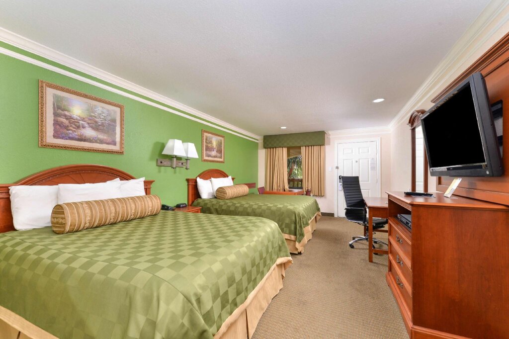 Standard quadruple chambre Americas Best Value Inn & Suites-Alvin/Houston