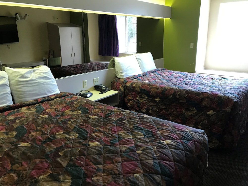 Standard Vierer Zimmer Regency Inn & Suites DFW