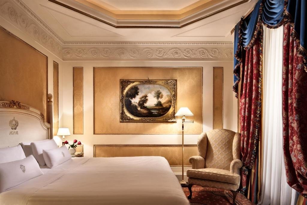Номер Superior Hotel Splendide Royal - The Leading Hotels of the World