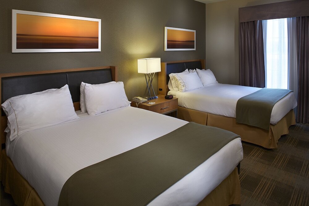 Люкс c 1 комнатой Holiday Inn Express Hotel & Suites Orangeburg, an IHG Hotel