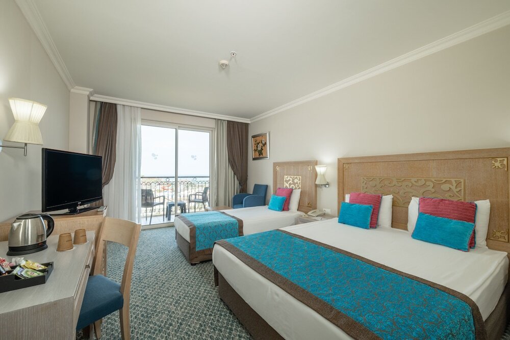 Standard Zimmer mit Balkon und mit eingeschränktem Meerblick Crystal Family Resort & Spa