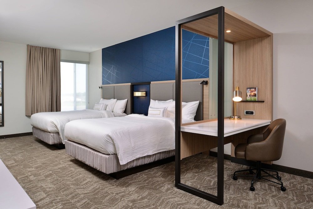 Четырёхместный люкс SpringHill Suites by Marriott Springfield Southwest