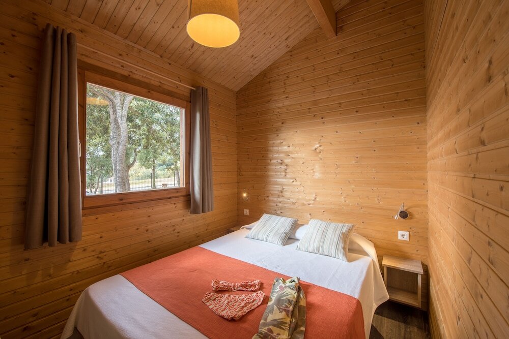 Шале Premium с 2 комнатами Camping Cala Llevado