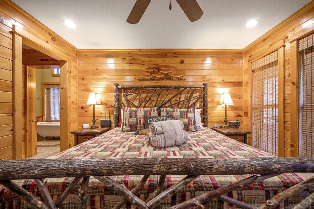 Standard Zimmer Chautauqua 2 Bedroom Cabin by Redawning