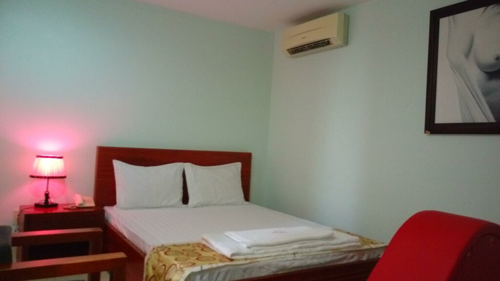 Standard room Hotel Van Phuc