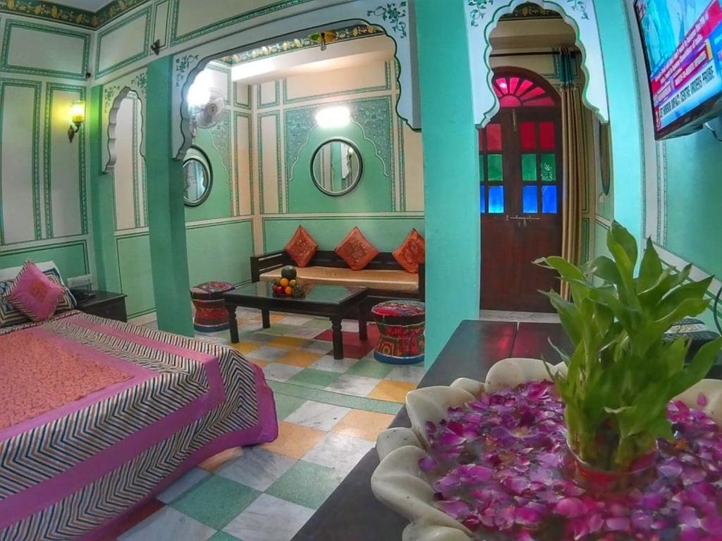 Номер Comfort Rani Mahal Hotel