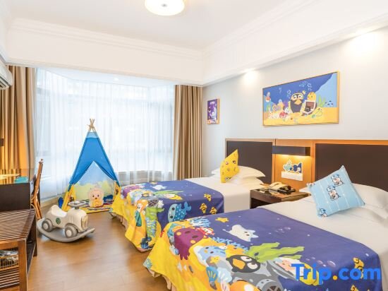 Семейный люкс с 2 комнатами Freely Hover Long Shan Hotel