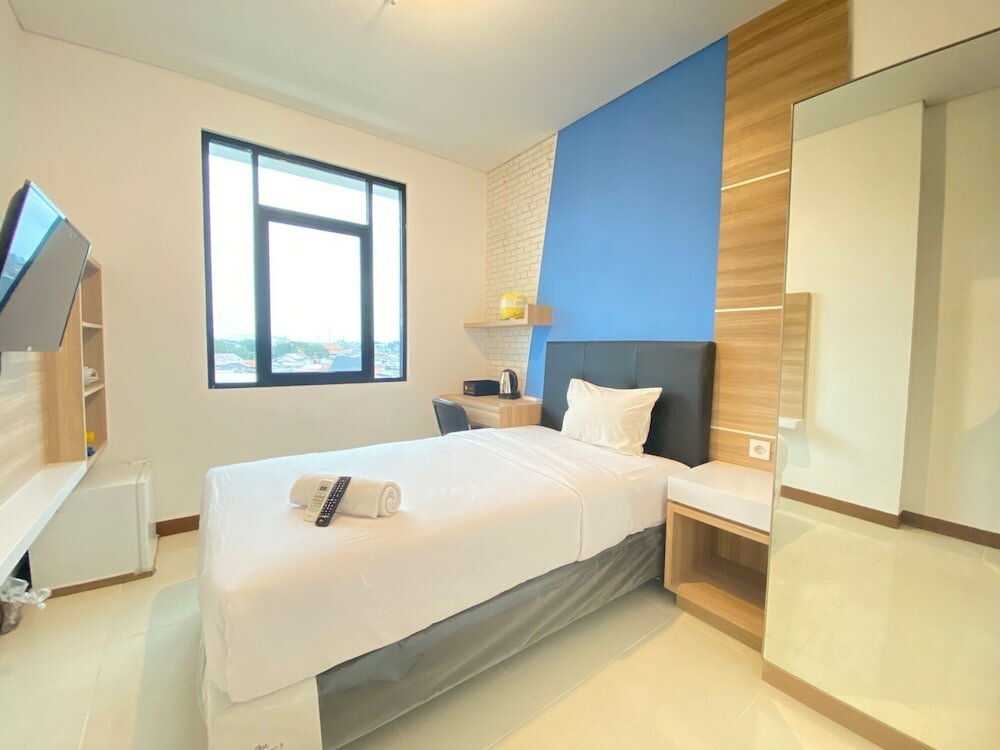 Standard Zimmer Comfortable Studio Semi Apartment at The Lodge Paskal near BINUS University