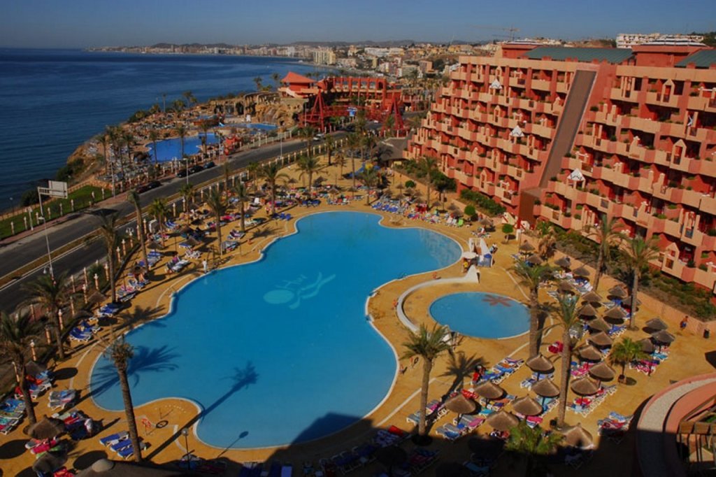 Holiday world resort. Бенальмадена. Парк Палома Бенальмадена. Benalmadena Spain. Испания Бенальмадена Хельсинки гольф.