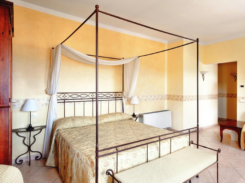 Standard Triple room Villa Ambrosina