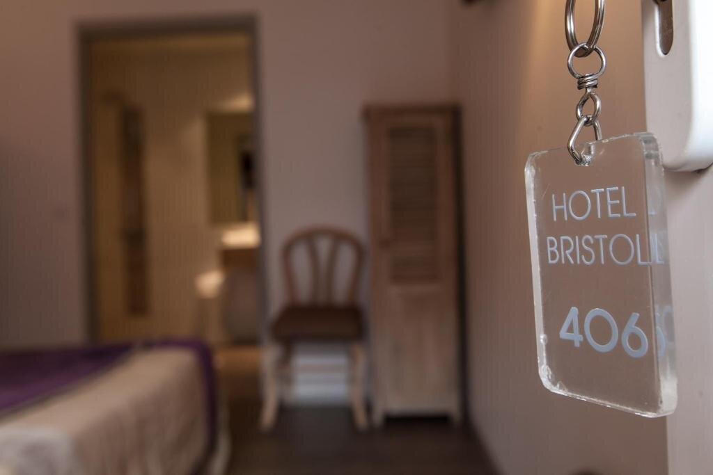 Двухместный номер Standard с видом на бассейн Brit Hotel Bristol Montbéliard Centre