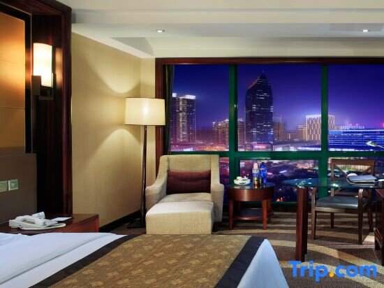 Люкс Superior Chongqing Empark Grand Hotel