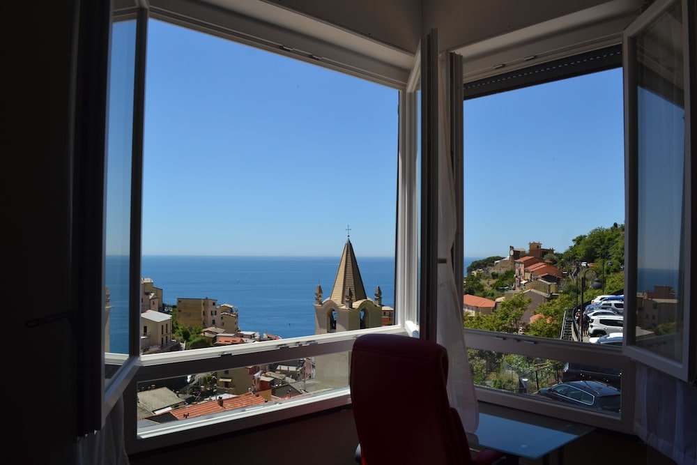 2 Bedrooms Apartment with sea view SEA VIEW