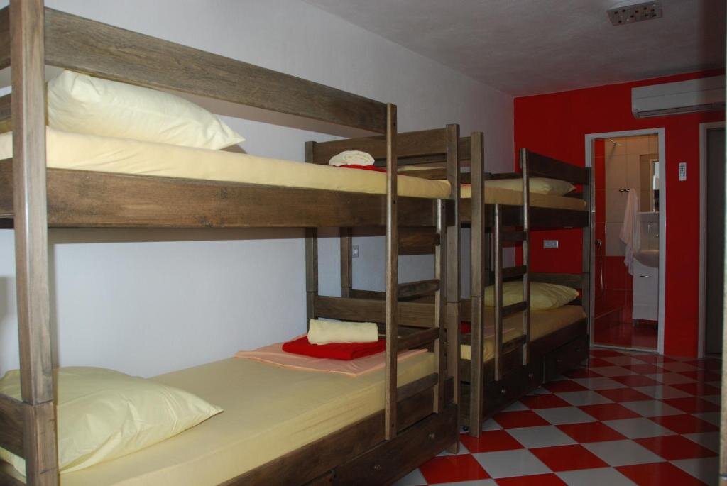 Кровать в общем номере Hostel Villa Zorana