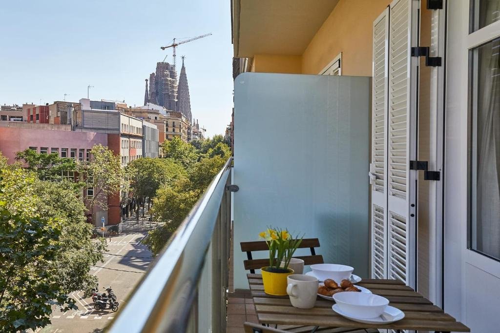 Апартаменты с 4 комнатами с балконом BBarcelona Sagrada Familia Flats