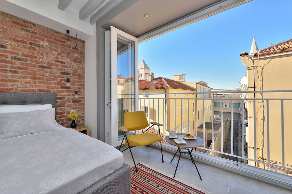 Habitación doble Estándar con balcón y con vista a la ciudad Apartments & Rooms Mareta Exclusive