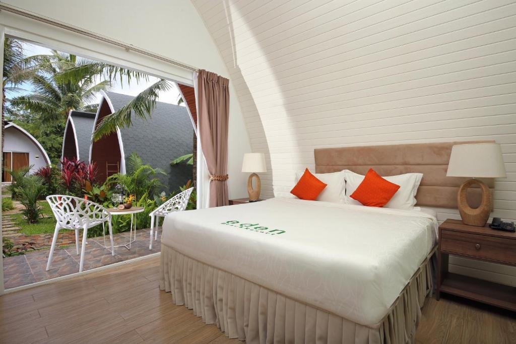 Двухместное бунгало с видом на сад Cupido Beach SPA Resort