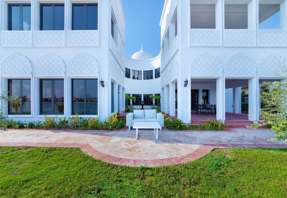 Вилла Luxury с 6 комнатами beachfront Maison Privee - Frond Villa K