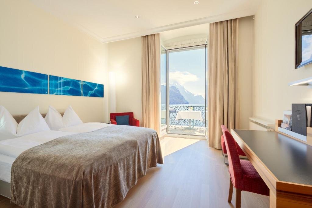 Superior Double room with lake view Seehotel Waldstaetterhof Swiss Quality