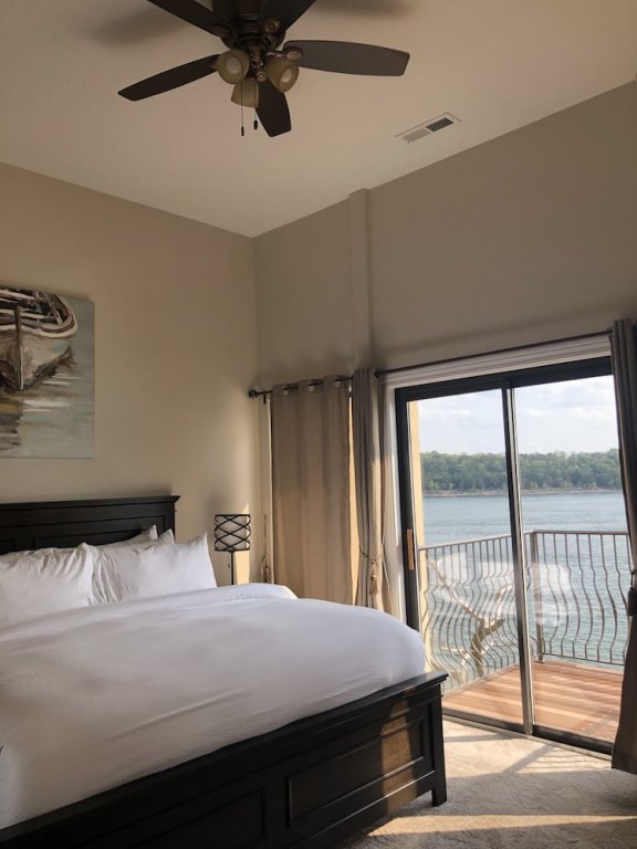 Люкс Deluxe D'Monaco Resort Condos on Table Rock Lake