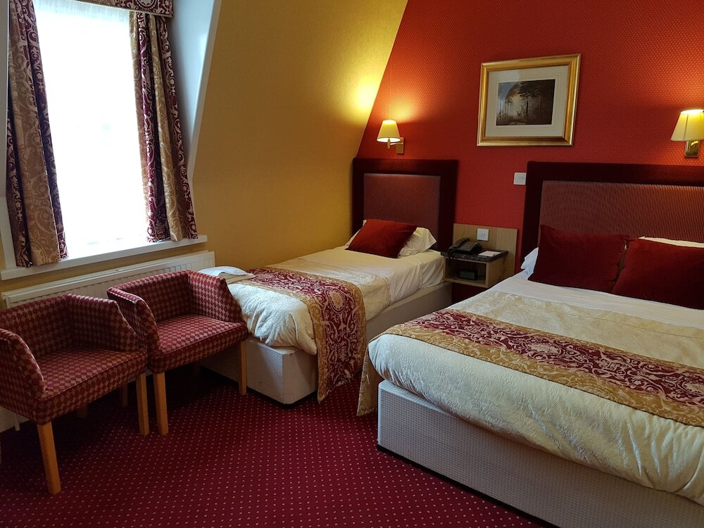 1 Bedroom Standard Triple room with garden view Shap Wells Hotel