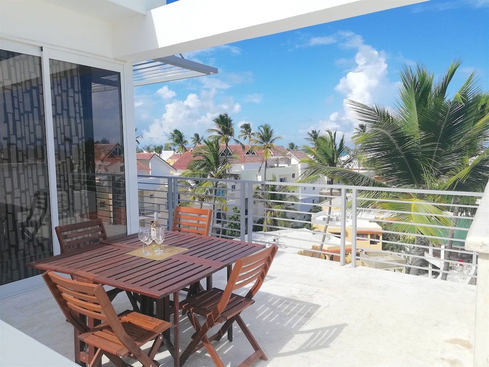 Habitación Estándar ático con balcón y con vista al océano Truecost RoofTop Pool