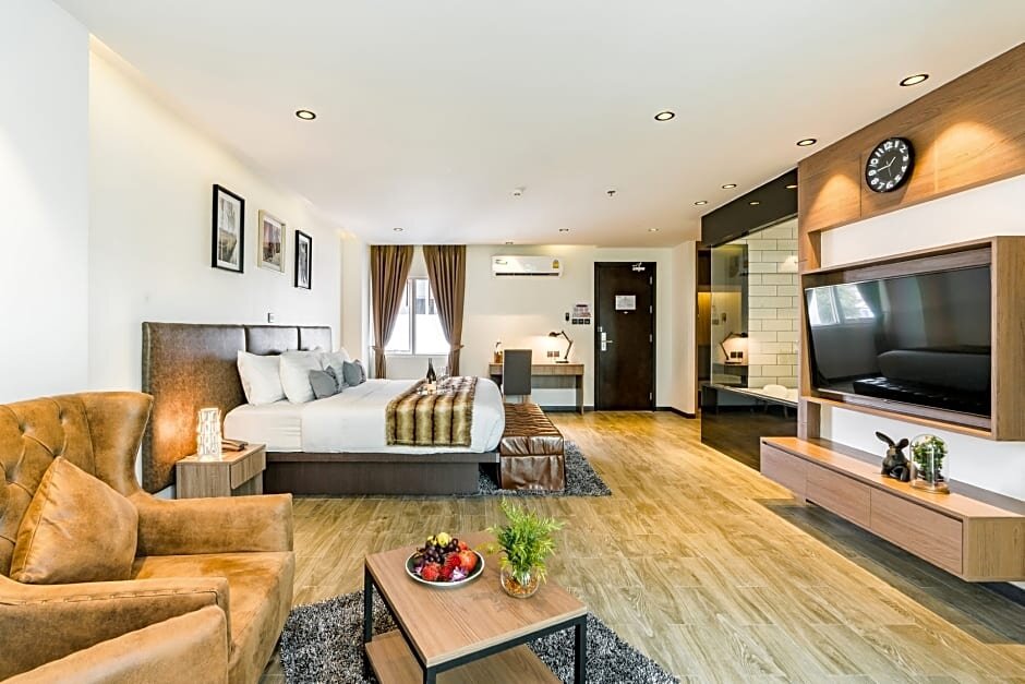 Junior Suite with balcony T Pattaya Hotel By PCL