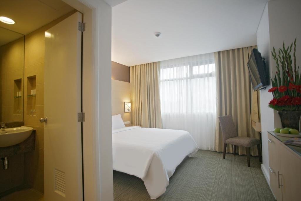 Superior Double room St Giles Hotel Makati