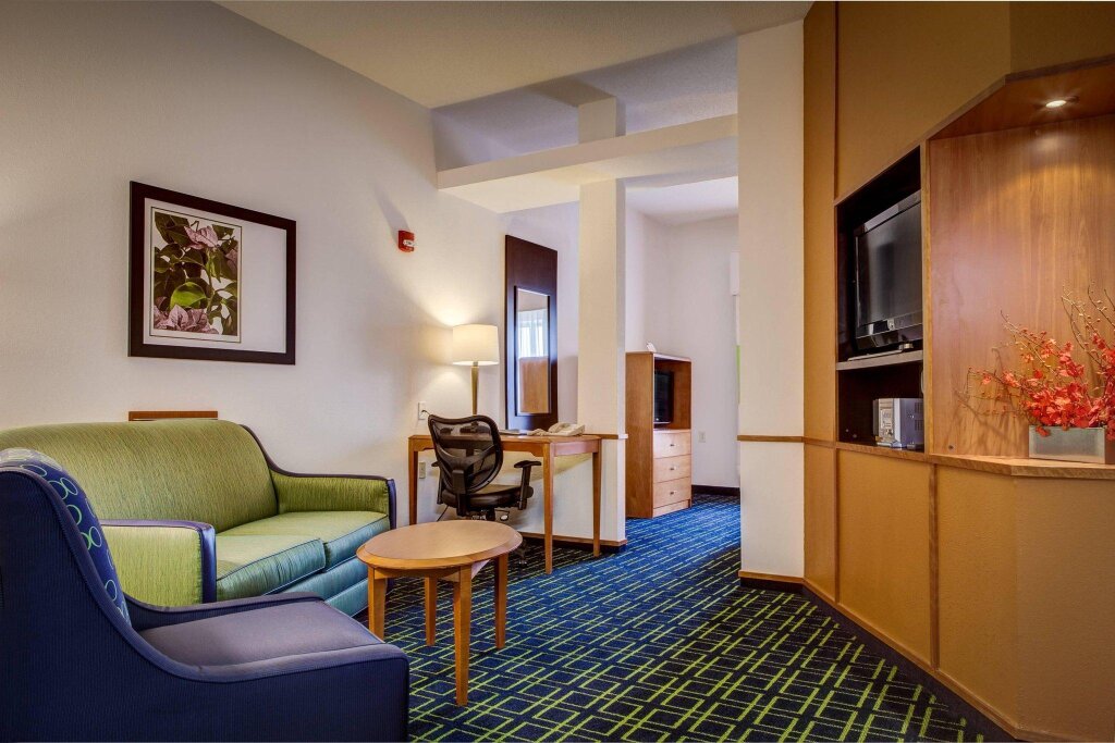 Люкс Fairfield Inn and Suites by Marriott Indianapolis/ Noblesville