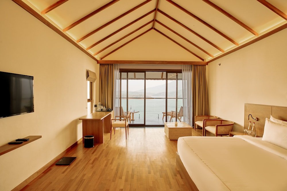Luxury Villa with lake view Mountain Shadows Resorts