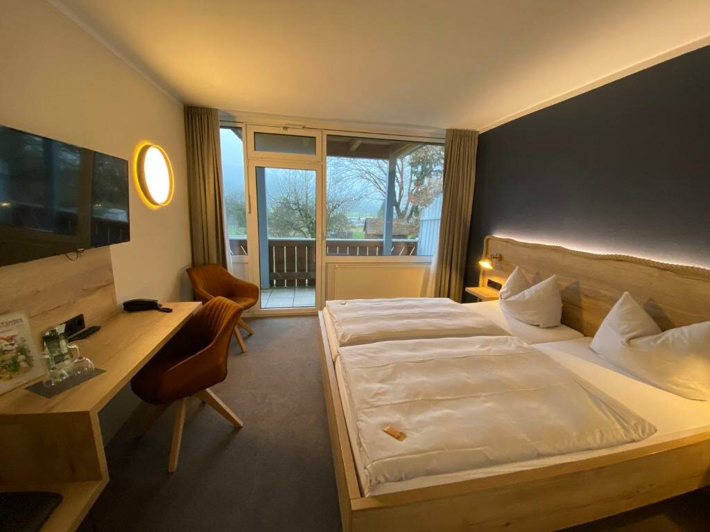 Standard double chambre avec balcon Hotel & Restaurant Kronenhof am Weser-Radweg