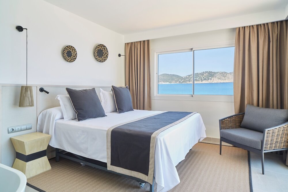 Номер Standard с балконом и с видом на море Invisa Hotel Club Cala Verde