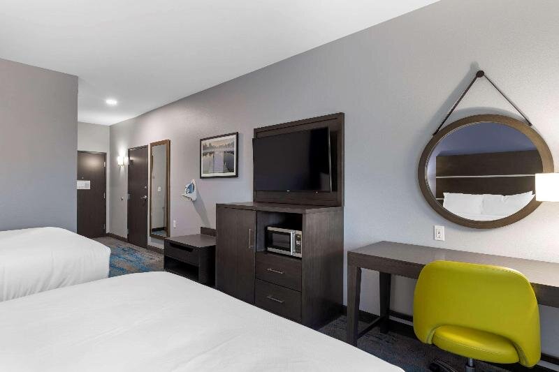 Номер Standard Comfort Inn & Suites