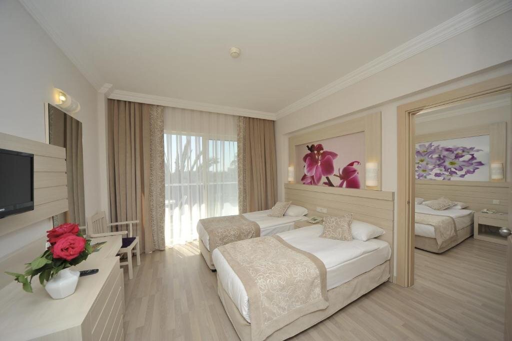 Standard Familie Zimmer mit Balkon Seaden Corolla Hotel