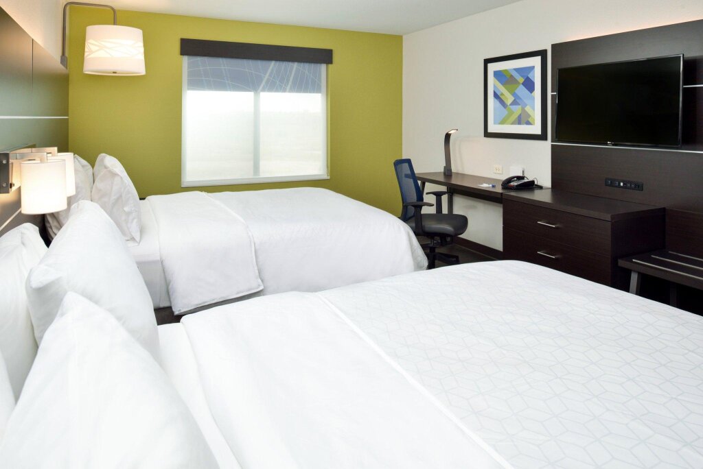 Двухместный номер Standard Holiday Inn Express & Suites Pueblo, an IHG Hotel
