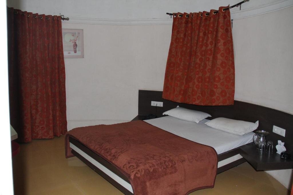 Standard Cottage OYO Home 70372 Royal Stay Tapovan