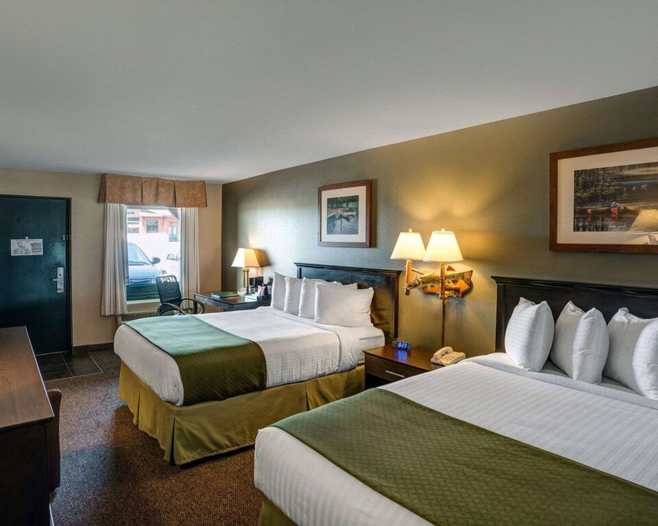 Standard Quadruple room Quality Inn Ashland - Lake Superior